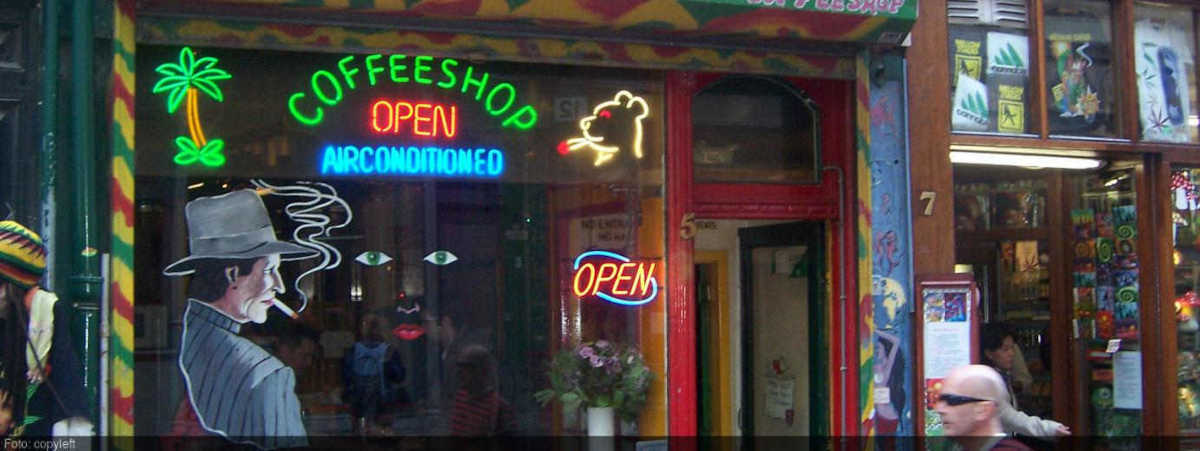 Sliderbild Coffeeshop Amsterdam, Niederlande tolerieren den Handel seit 1976